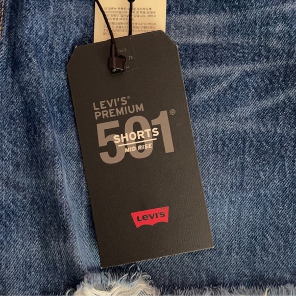NWT LEVI MID RISE 501 SHORTS - Picture 2 of 6